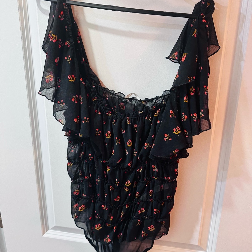 Floral Ruffle Black Floral Ruffled Bodysuit - Picture 6 of 9